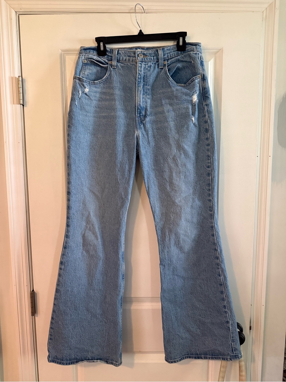Levi’s 70s High Rise Flare Jeans Size 31 Light Wash Wide Leg Bell Bottom Denim - Picture 2 of 6
